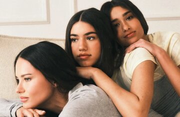 Adriana Lima posed with her daughters for Victoria's Secret for the first time.