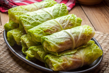 Cabbage rolls from young cabbage: 2 delicious recipes