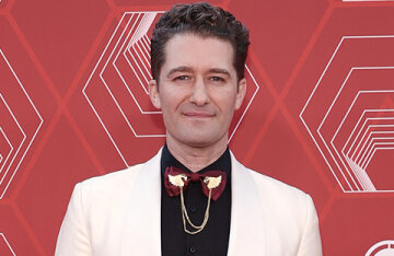 The star of the series "Glee" Matthew Morrison was fired from the TV show for flirting with a participant. The network remembered the "curse of the series"