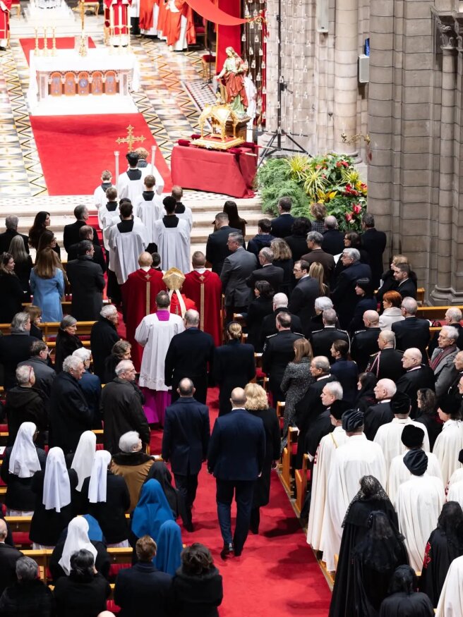 Празднование дня Святой Девоты