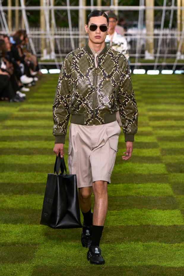 Louis Vuitton весна-лето — 2025/Фото: Isidore Montag/Gorunway
