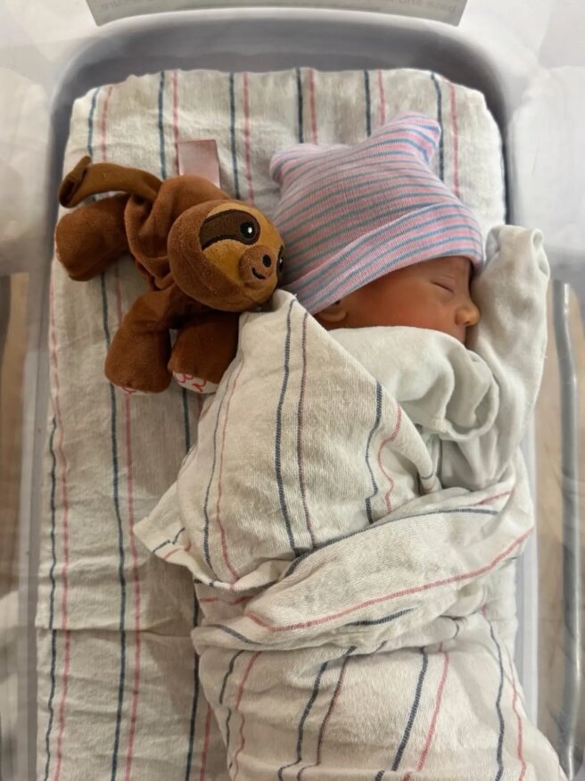 Новорождённый ребёнок Анны Курниковой и Энрике Иглесиаса