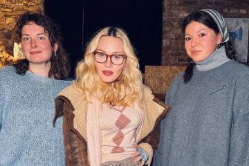 Madonna posted a photo with Russian artists Olya Avtreikh and Elizaveta Zalieva.