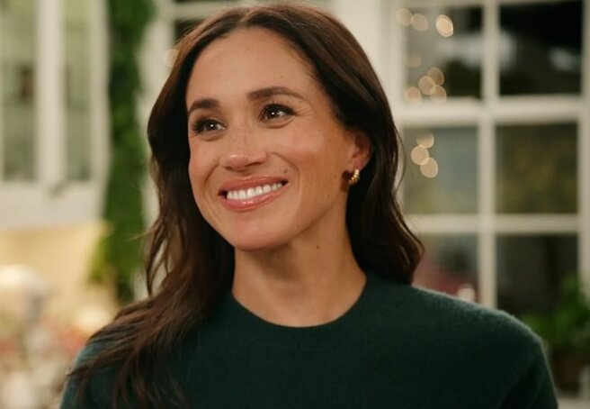 "Saccharine hypocrisy." Online critics criticize Meghan Markle's Christmas cooking show.