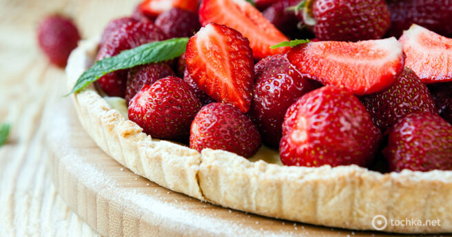 Strawberry pie: a step-by-step recipe for a bright dessert