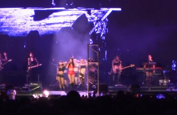 Olivia Rodrigo performing on stage at Lollapalooza Argentina in 2025