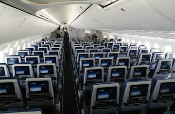 Economy cabin of a Lufthansa Boeing 787