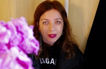 "Condé Nast decided to sell Meryl Streep to Bezos, who needs to keep his Sanchez busy." Zinaida Pronchenko* again criticized the glossy magazine.