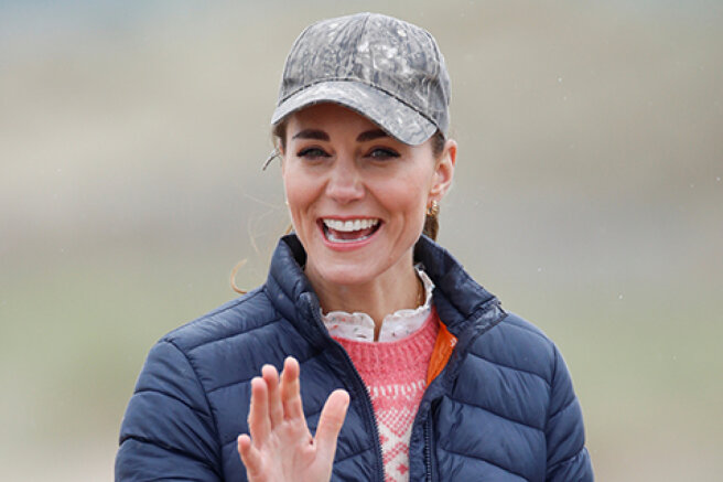 Kate Middleton and Prince William arrived on a visit to St. Andrews-the city where they first met and fell in love with each other