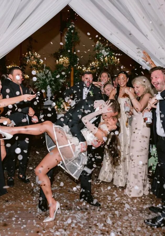Свадьба Оливии Калпо и Кристиана Маккэффри/Фото: oliviaculpo/Instagram*