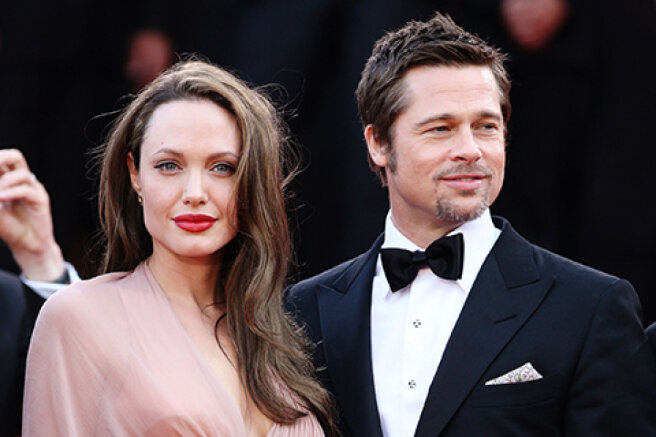 Angelina Jolie prepares to present evidence of domestic violence by Brad Pitt in court