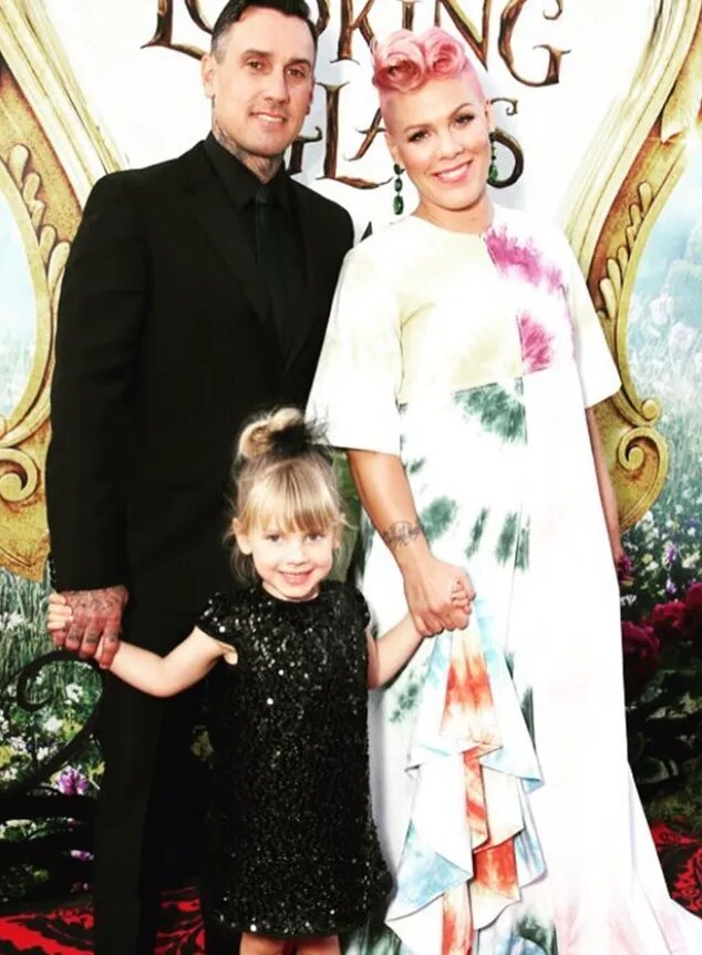 Пинк с мужем Кэри Хартом и дочерью Уиллоу Сейдж