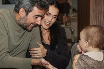 Sati Kazanova showed off her grown-up daughter, whom she gave birth to at 42 years old with her Italian husband.