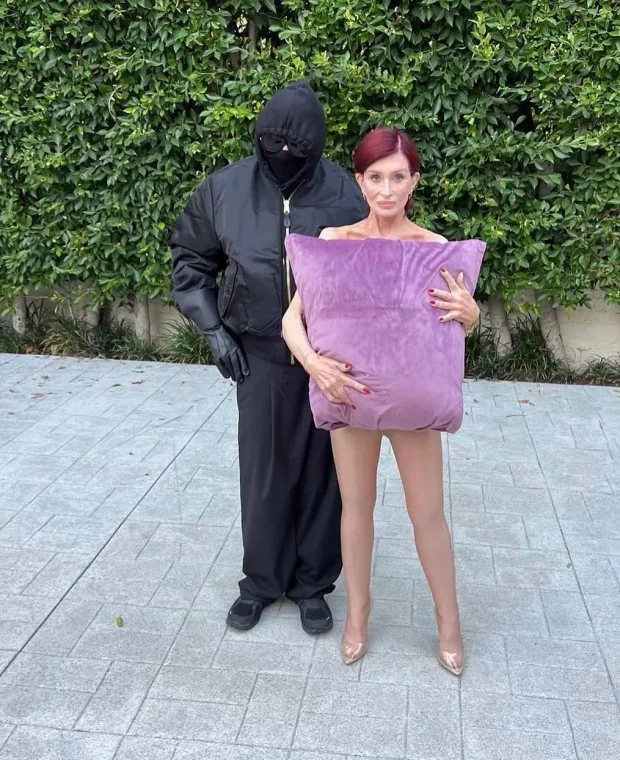Шэрон и Оззи Осборн в образе Бьянки Цензори и Канье Уэста/Фото: sharonosbourne/Instagram*