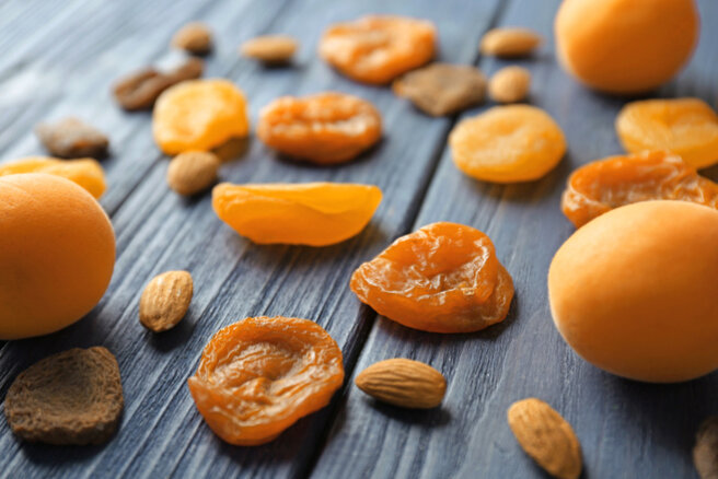 dried apricots