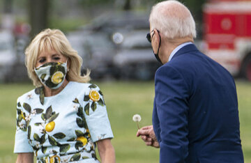 Production or from the heart: the network discusses how Joe Biden gave a dandelion to his wife Jill