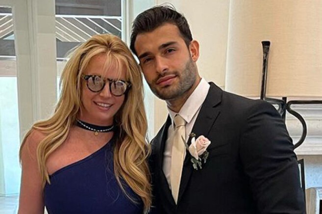 Britney Spears and Sam Asgari have fun at the wedding of friends