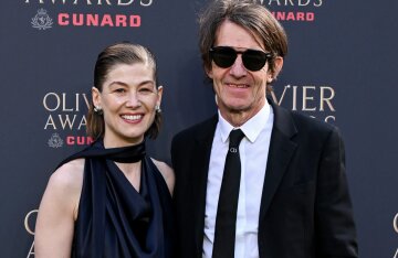 An insider revealed that actress Rosamund Pike's boyfriend has a drug addiction.