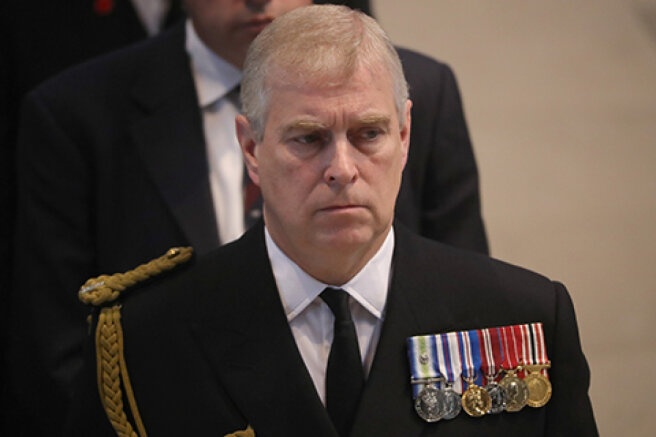 Lawyers for Prince Andrew, accused of raping a minor, seek to end the trial