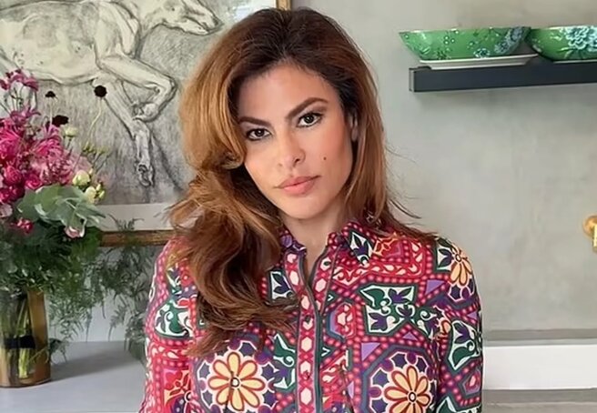 "Sometimes I regretted certain procedures, and then I just waited for everything to pass." Eva Mendes spoke about Botox and cosmetic procedures