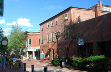 Historic Essex Street in downtown Salem, Massachusetts, lined with buildings and storefronts