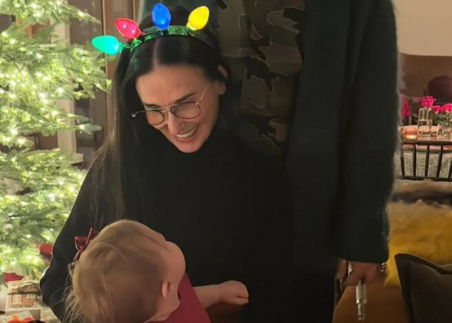 Rumer Willis posted a photo of her one-year-old daughter with Demi Moore and Bruce Willis