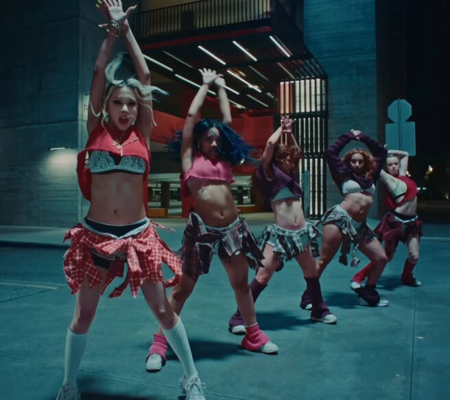 Шайло Джоли в клипе