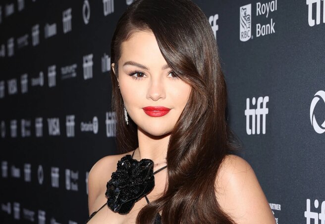 Selena Gomez hits the red carpet at the Toronto Film Festival in a dramatic look