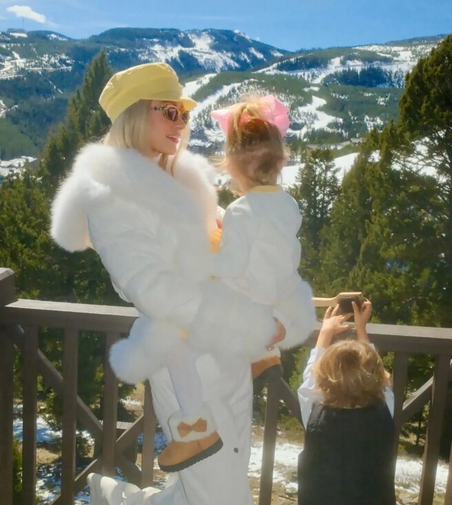 Пэрис Хилтон с детьми