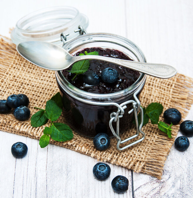 Blueberries with sugar for winter