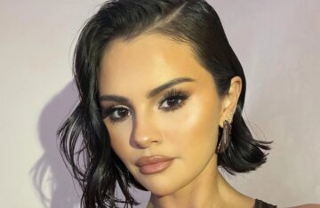 Selena Gomez will make her directorial debut with the Wizards of Waverly Place sequel.