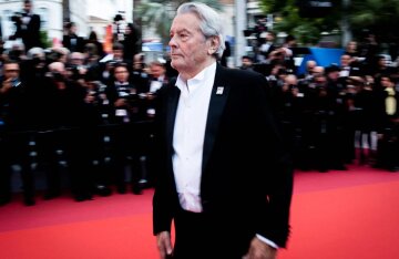 Alain Delon was assigned “enhanced guardianship” and was prohibited from disposing of property
