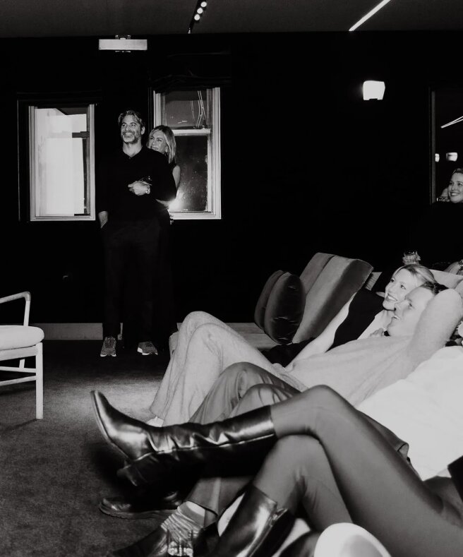 Джим Кёртис и Дженнифер Энистон