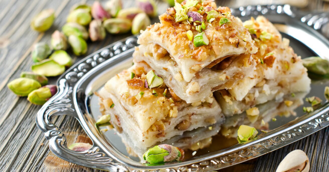 Homemade baklava: detailed dessert recipe