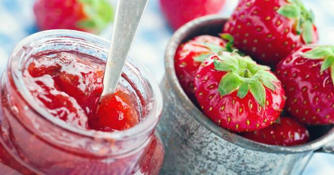 Strawberry jam without cooking: you'll lick your fingers
