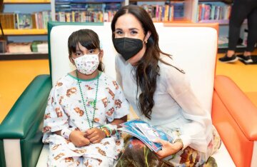 Meghan Markle read stories to children in a Los Angeles hospital