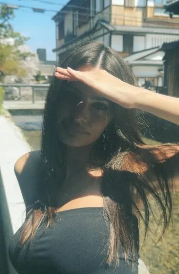 Эмили Ратаковски в Японии