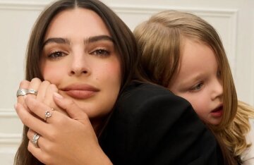 Emily Ratajkowski poses with her five-year-old son for a Chanel advert.
