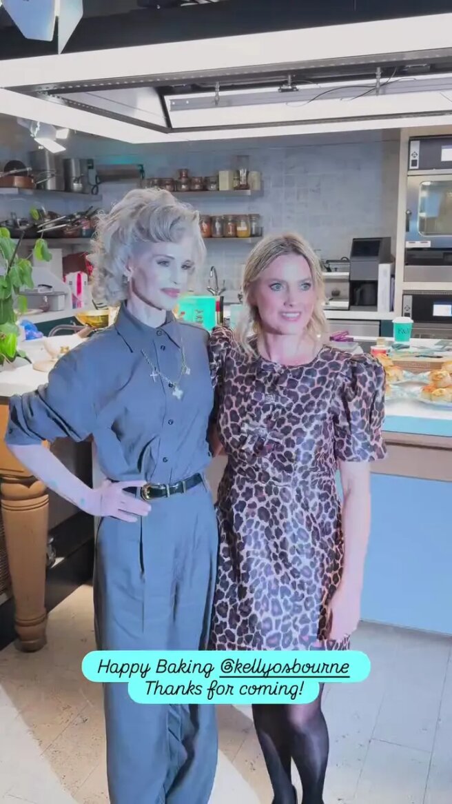 Келли Осборн и Джульет Сеар