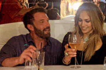 Kisses, a party and an iconic moment from the clip: how Jennifer Lopez celebrated her birthday with Ben Affleck in Saint-Tropez