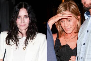 Jennifer Aniston and Courteney Cox at dinner with friends in Beverly Hills