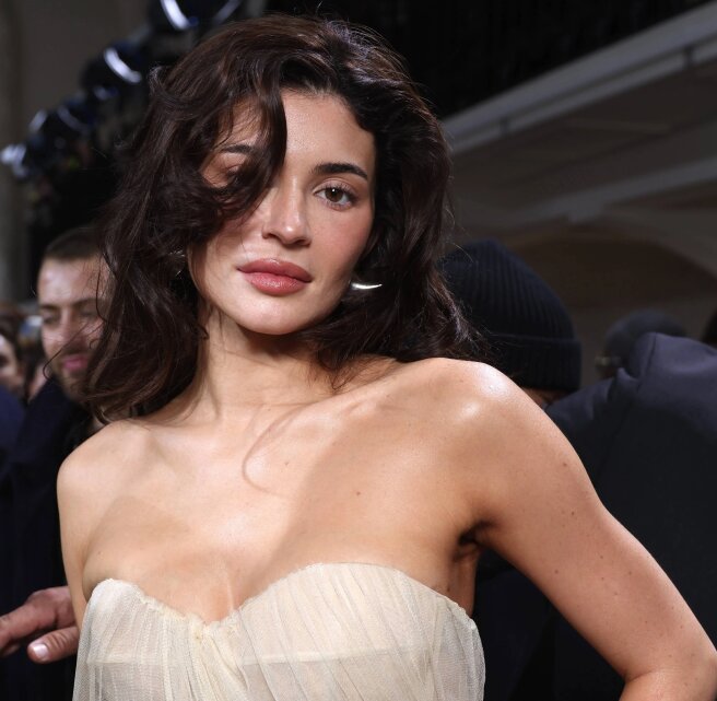 Kylie Jenner arrives at Paris Fashion Week
