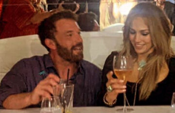 Kisses, a party and an iconic moment from the clip: how Jennifer Lopez celebrated her birthday with Ben Affleck in Saint-Tropez