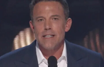 Insiders explain why Ben Affleck looked unrecognizable on the Netflix show