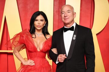 Billionaire Jeff Bezos, Olivia Wilde, Pamela Anderson and Monica Lewinsky at the 2024 Oscars after-party