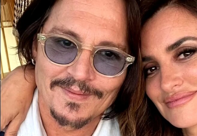 Penelope Cruz Shares Selfie With Johnny Depp