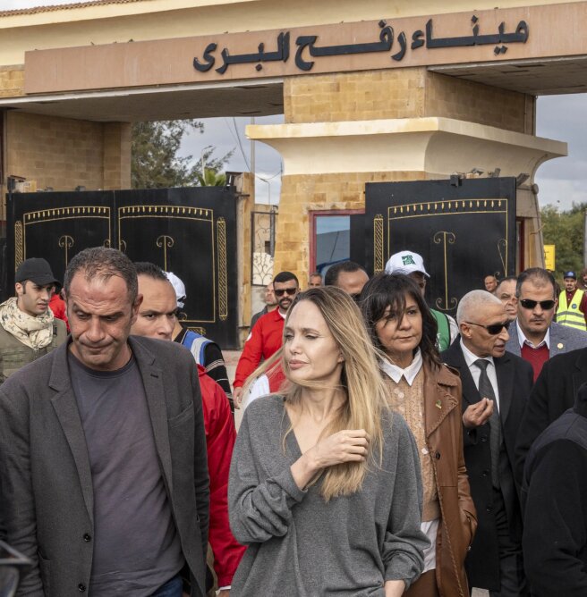 Анджелина Джоли