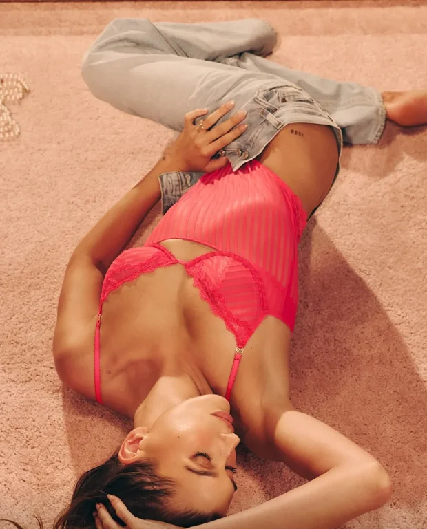 Хейли Бибер для Victoria's Secret