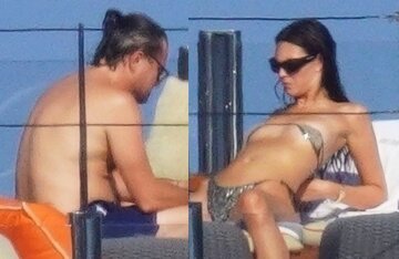 "Skoof with a young bride." Leonardo DiCaprio and Vittoria Ceretti relax on a yacht in Cannes