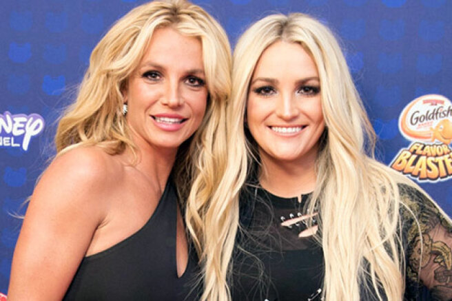 Britney Spears again publicly accused her sister of lying: "I should have slapped you and Mom"